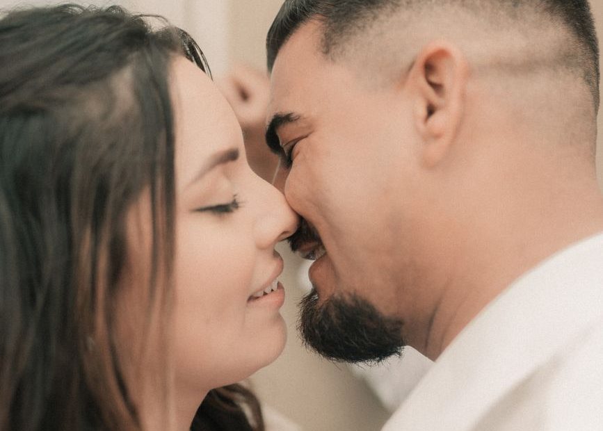 Pareja abrazada