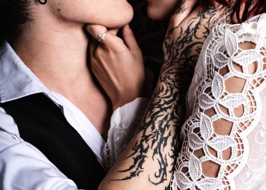 Pareja abrazada